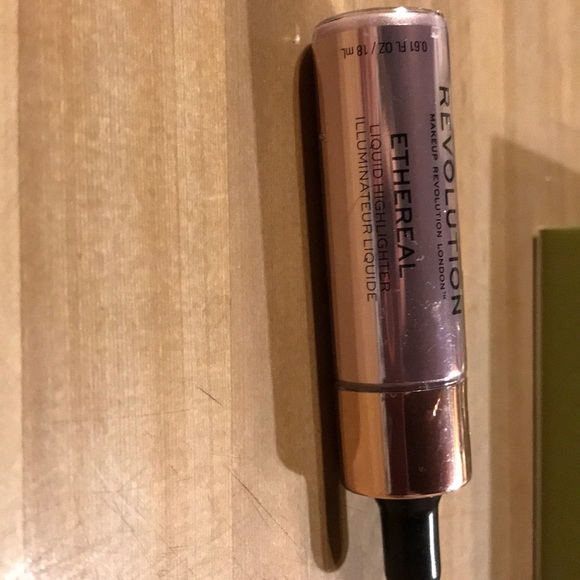 revolution ethereal liquid highlighter
